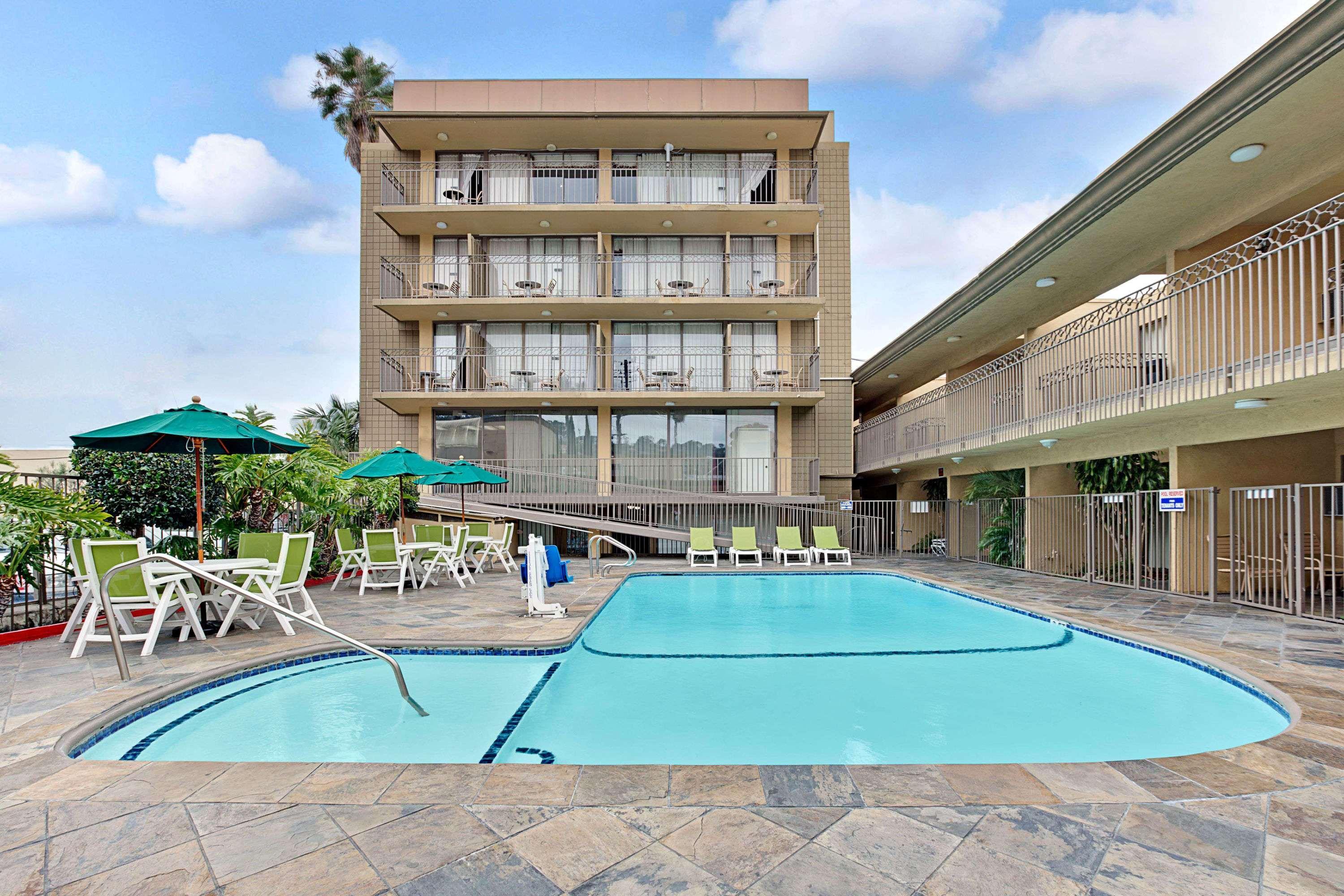 Vivo Flex Living Torrance Hotel Exterior photo